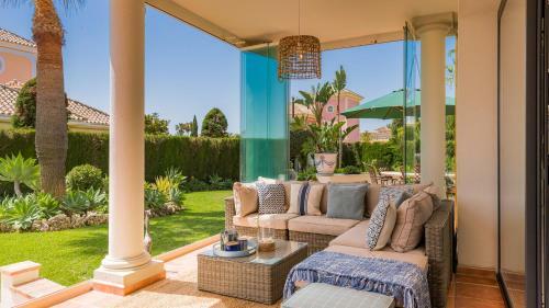 Golden Mile Villa Close To Beach