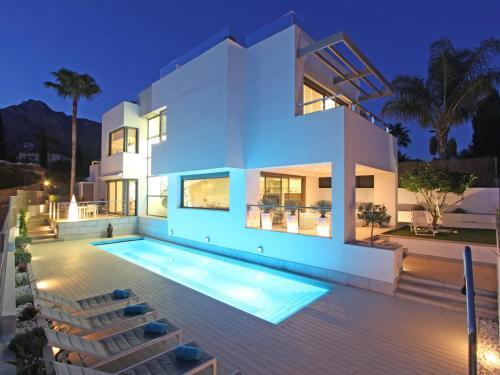 1118 Modern Villa