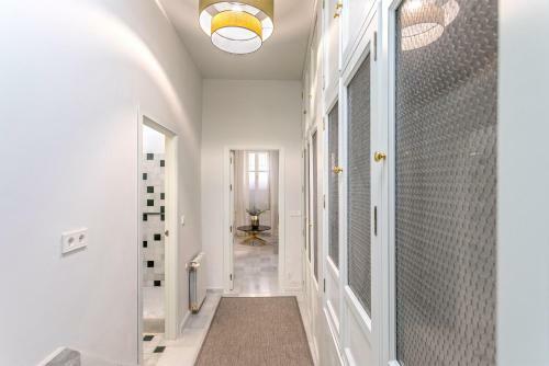 Genteel Home Palacio Abades