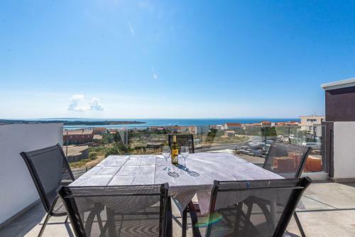 Hostal Anifil Pool Apartments