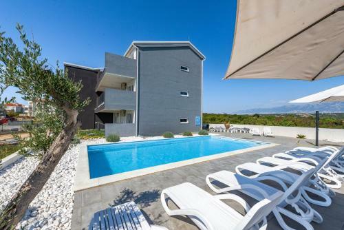Hostal Anifil Pool Apartments