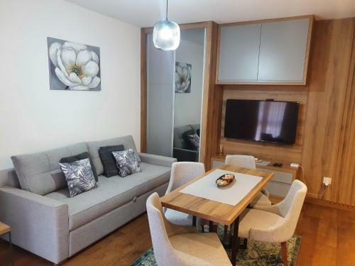 Apartamento Aura J&p