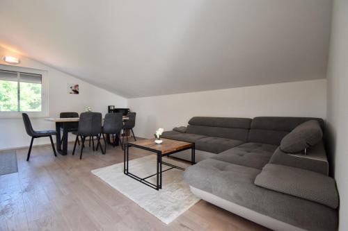 Holiday House With Sea View And Bbq Grill