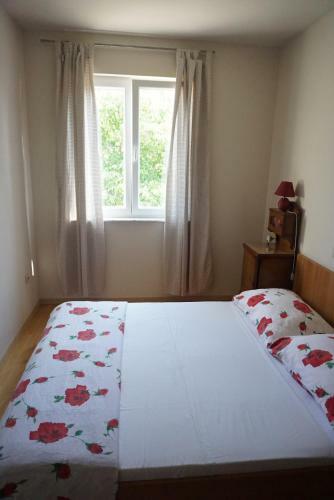 Upstairs 2 Bedroom Apartment On Cinta Beach