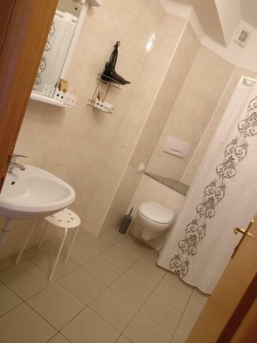 Hotel Garn� Al Laghet