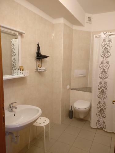 Hotel Garn� Al Laghet
