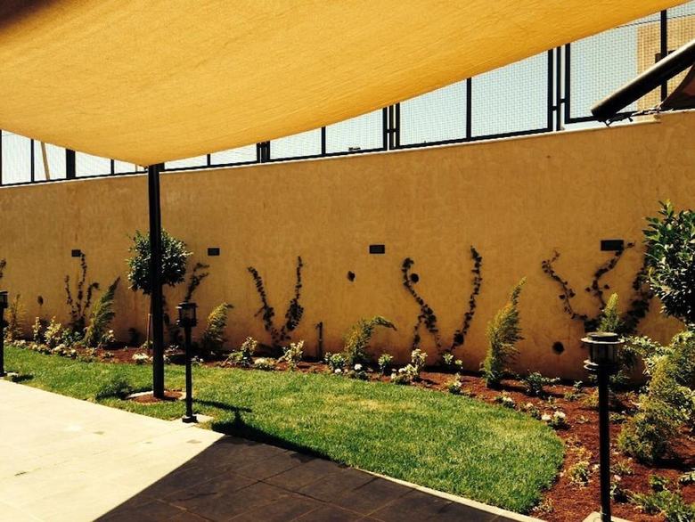 Lijam Apartments