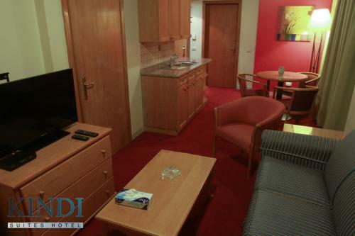 Kindi Hotel And Suites