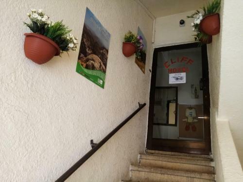Albergue Cliff Hotel