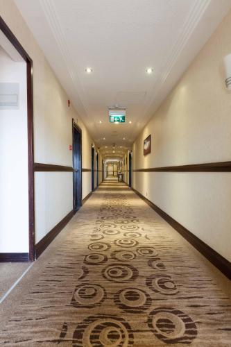 Ayass Hotel (formerly Quality Suites)