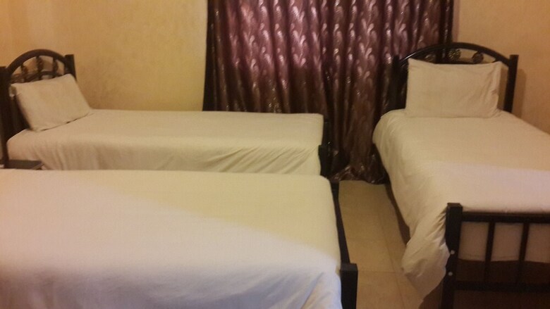 Caravan Hotel