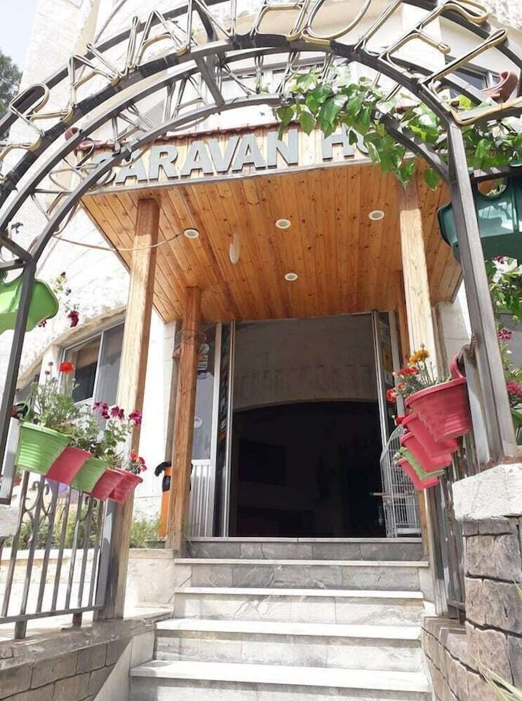 Caravan Hotel