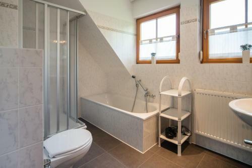 Ferienpark Freesenbruch Doppelhaush�lfte 9 - Waldblick