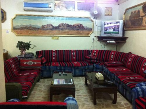 Albergue Farah Hotel