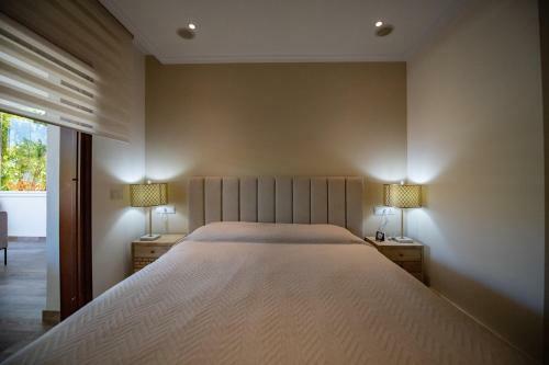 Luxury Apartment At Lomas Del Rey, Puente Romano