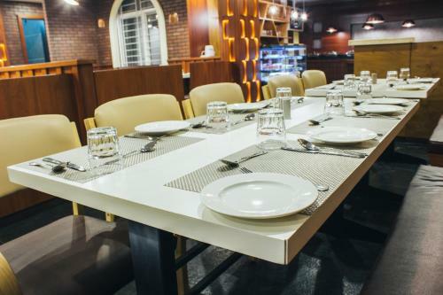 Ambaari Hotel