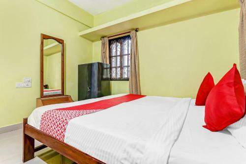 Hostal Oyo Capital O 11357 Hotel Benz International