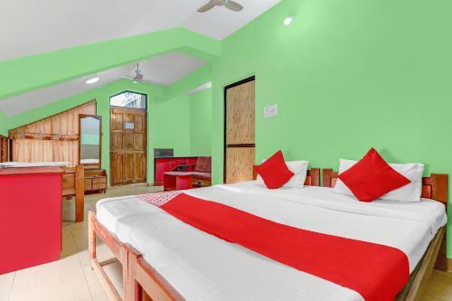 Hostal Oyo Capital O 11357 Hotel Benz International
