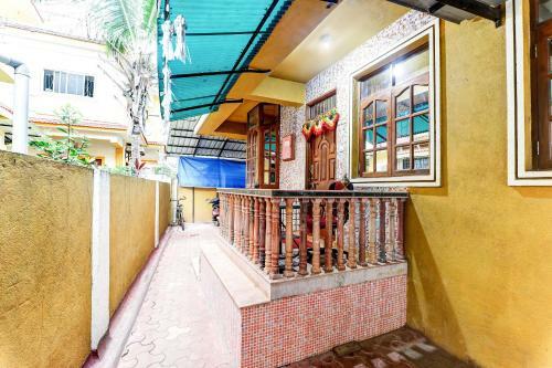 Hostal Oyo Capital O 11357 Hotel Benz International