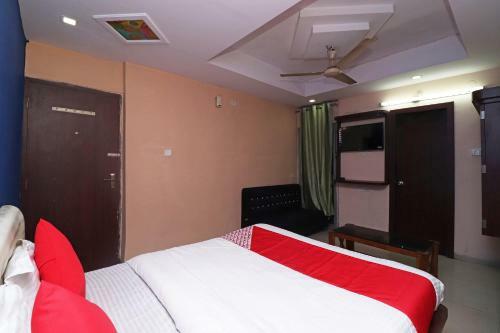 Oyo 28769 The Landmark Hotel