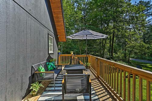 Modern East Stroudsburg Home With Gas Grill!