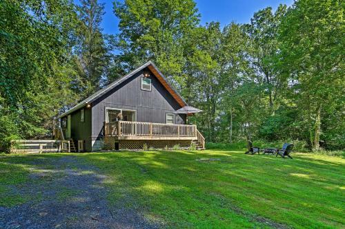 Modern East Stroudsburg Home With Gas Grill!