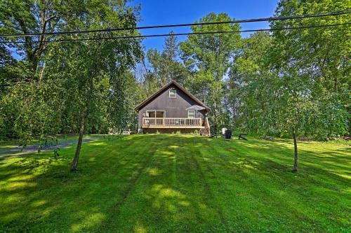 Modern East Stroudsburg Home With Gas Grill!