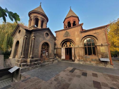 Hostel Asma In Small Center