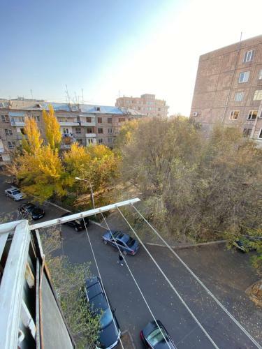 Large Cozy Apartment On Beginning Of Komitas Ave