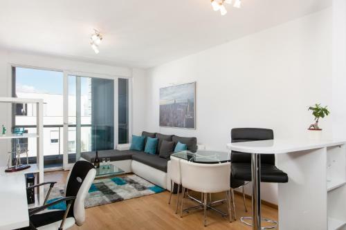 Blue Pearl Apartment