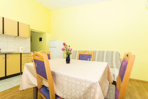 Apartamentos Petra