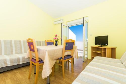 Apartamentos Petra