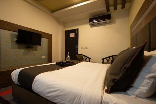 Hotel Collection O 81605 City Apartments