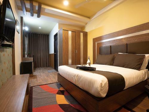 Hotel Collection O 81605 City Apartments