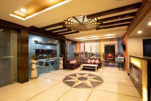 Hotel Collection O 81605 City Apartments