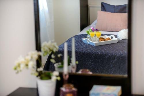 Lorelai Apartments