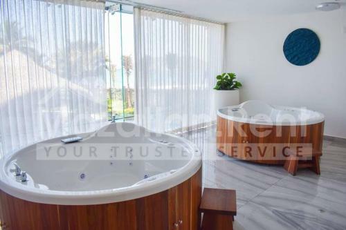 Apartamento Luxury Beachfront Condo At The Golden Zone