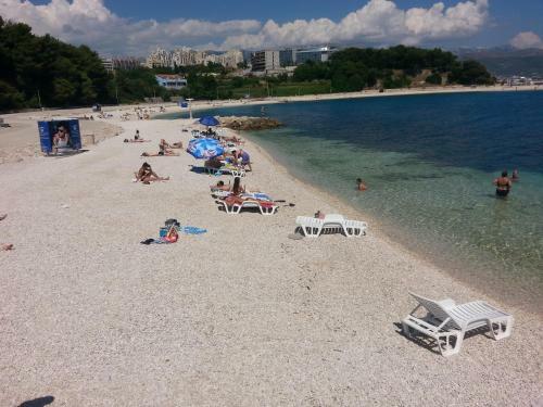 Near Beach Apartment Reno With Private Parking