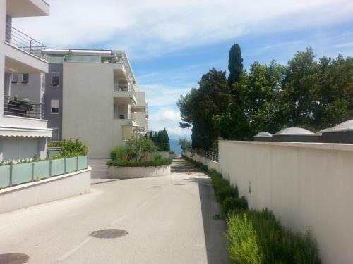 Near Beach Apartment Reno With Private Parking