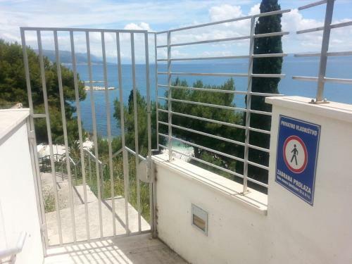 Near Beach Apartment Reno With Private Parking