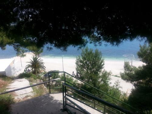 Near Beach Apartment Reno With Private Parking