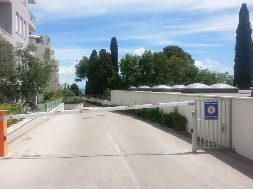 Near Beach Apartment Reno With Private Parking