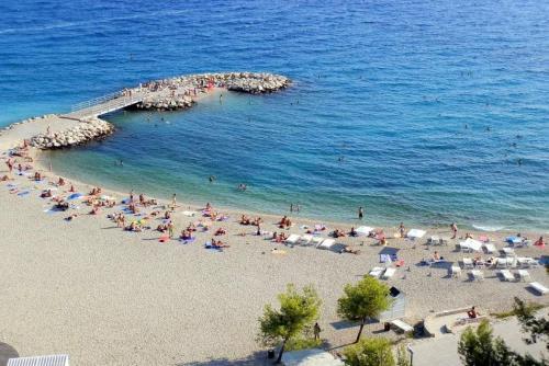 Near Beach Apartment Reno With Private Parking