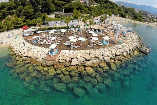 Near Beach Apartment Reno With Private Parking