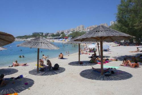 Near Beach Apartment Reno With Private Parking
