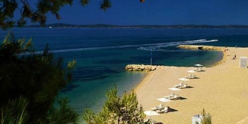 Near Beach Apartment Reno With Private Parking