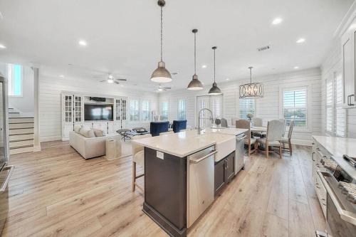 Live It Well By Five Star Properties