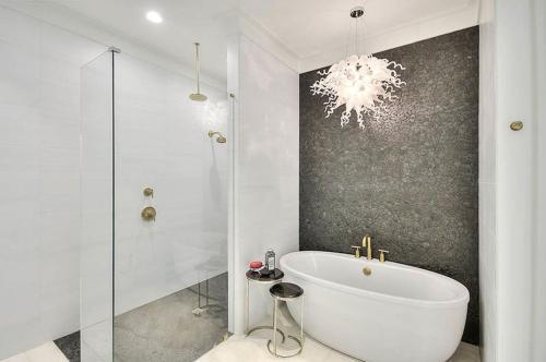 Modern Paradise By Five Star Properties