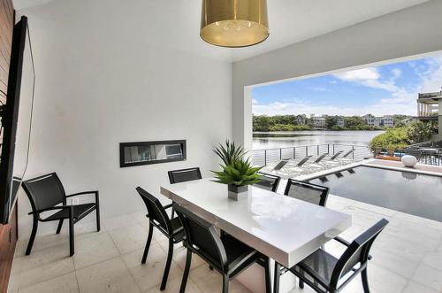 Modern Paradise By Five Star Properties