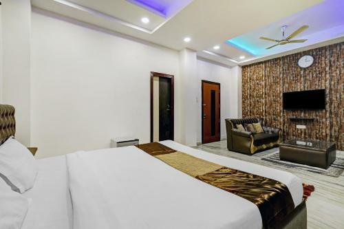 Hotel Capital O 61239 Hayat Stay Inn